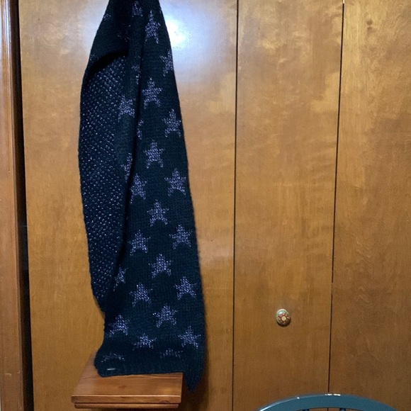 STEVE MADDEN- Black Scarf with Glittery Stars (75” long) 🆕 - Picture 2 of 6